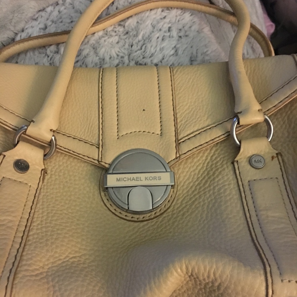 Michael Kors purse excellent shape:)
